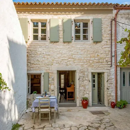 아파트 Lakka Stone House 1 가이오스