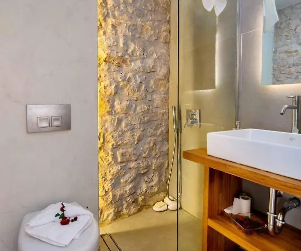 아파트 Lakka Stone House 1